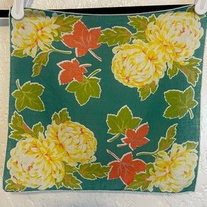 🌻VTG Hand Rolled Floral/Flower Green/Yellow Pocket Square/Handkerchief